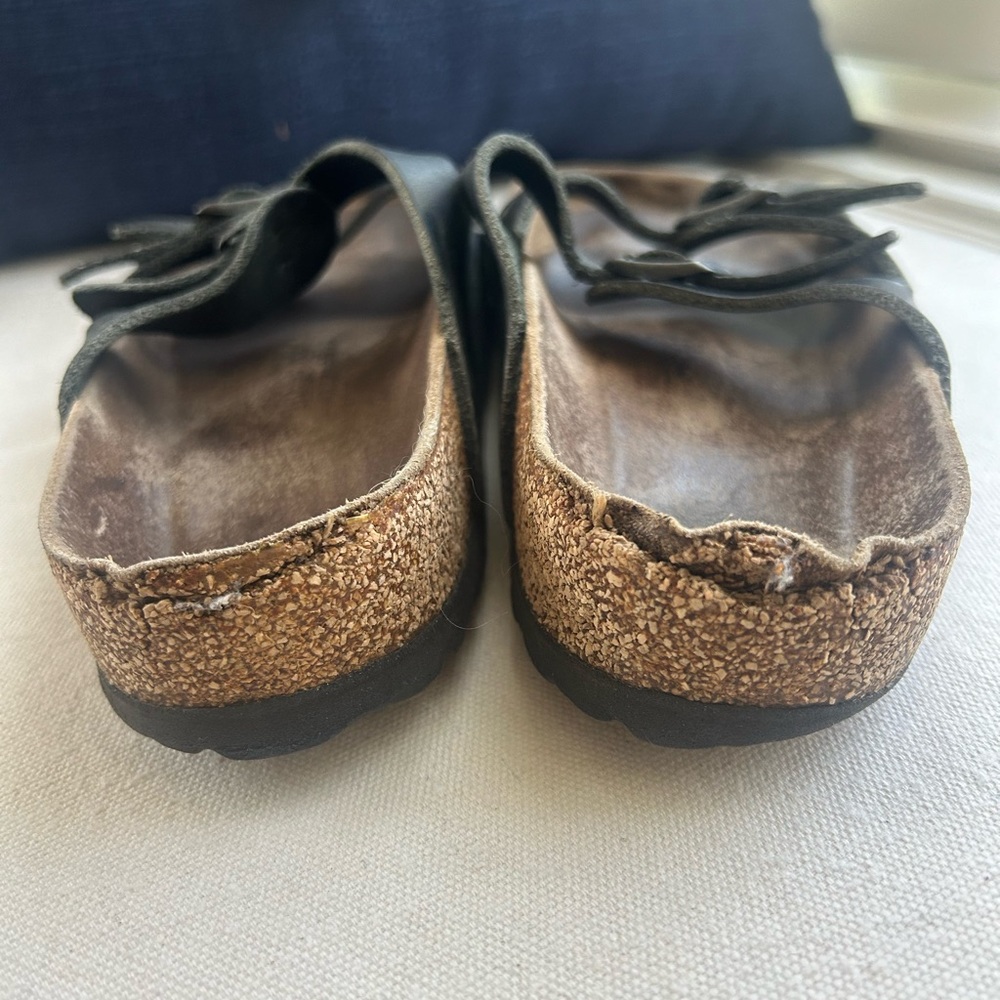Well loved Florida Soft Footbed Birks with still a lot of life left in them🖤😌 - Picture 7 of 12